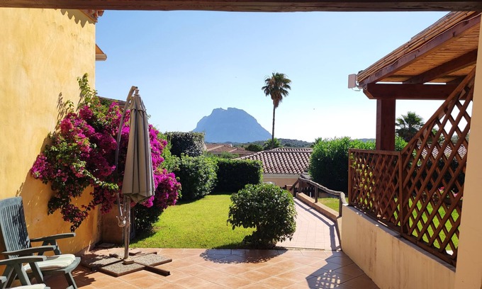 Porto San Paolo Villa | House with garden view onTavolara Island - Porto San Paolo