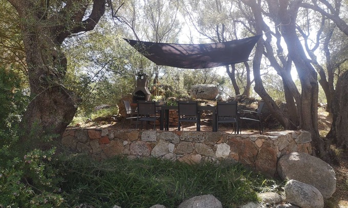 Pinarellu House | House with garden