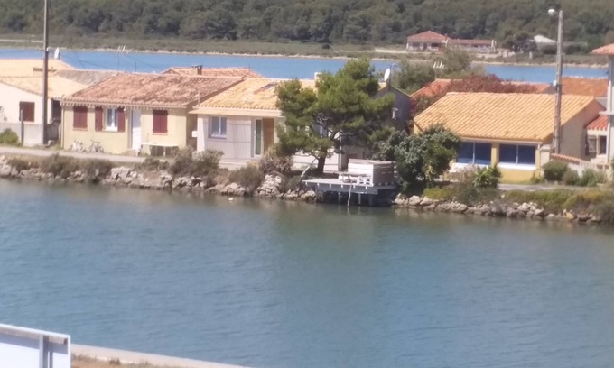 Frontignan House | HOUSE with jacuzzi on the canal and facing the sea