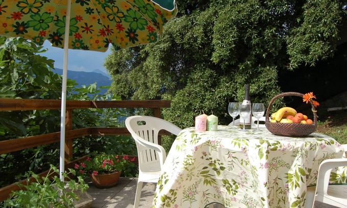 Corsanico House | House with panoramic terrace and parking place on the Versilia hills