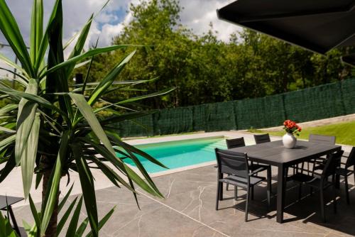 Uribarri House | House with pool and panoramic view of Bilbao