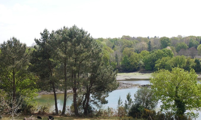 Gouesnach House | house with sea river view, with jacuzzi spa