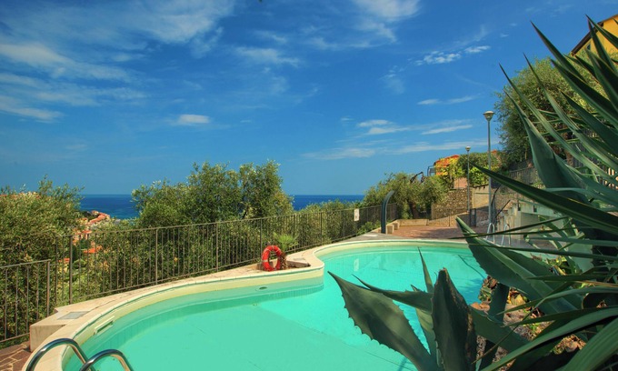 Poggi Villa | House with sea view, private patio, A/C, parking space and wi-fi