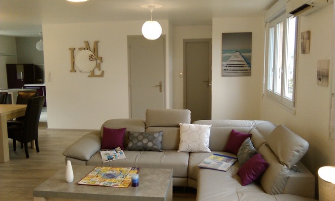 Plogonnec House | House with spa jacuzzi and sauna, independent quiet in the countryside 10 Kms sea