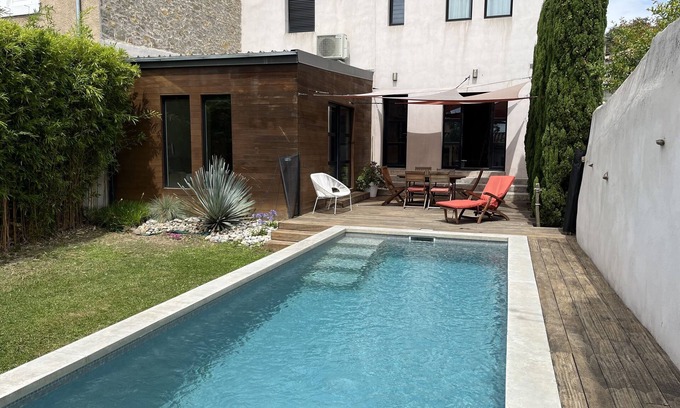 Carcassonne House | House with swimming pool in the city center, quality services