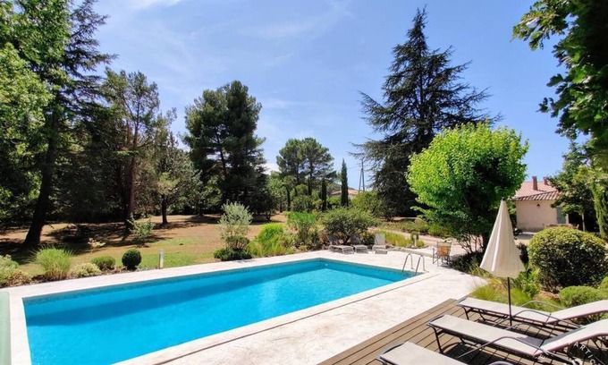 Meyreuil House | House with view of Sainte-Victoire, swimming pool, just outside Aix-en-Provence