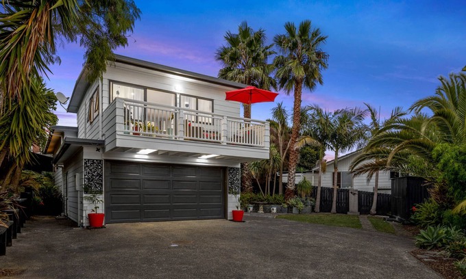 Torbay House | House with Views and close to Long Bay Beach, Torbay, North Shore, Auckland