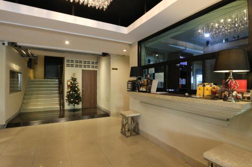 Bang Na Hotel | HTel Resort