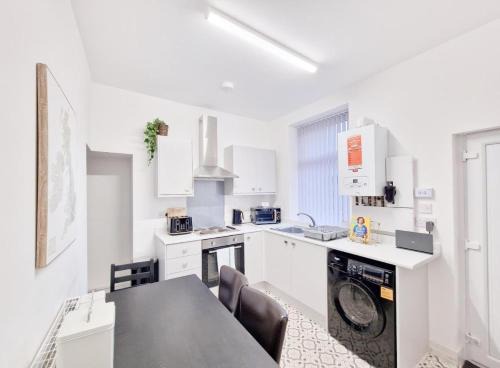 Burnley House | Hudson House Burnley 3 Ensuite Rooms Available