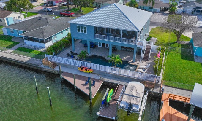 Spring Hill House | Huge! 4 bedroom 4 bath with heated pool sleeps 13