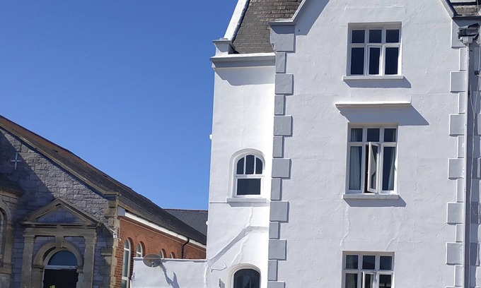 Exmouth House | Huge 5 bed Grade II listed home in heart of town great easy parking for 4 cars