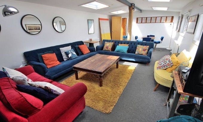 Liverpool Boat Rental | Huge 5* Luxury Waterfront Duplex Houseboat w/cinema room