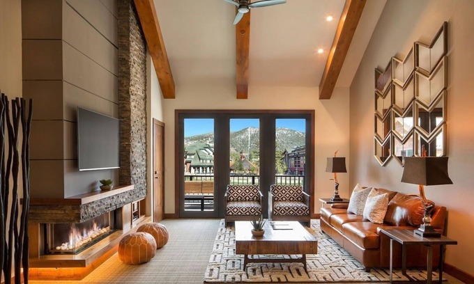 Lakeside Park Condo | Huge Condo Near the Gondola | 2 Hot Tubs + Pool