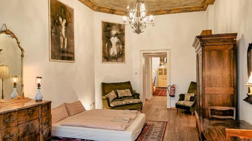 Schoeneberg Apartment | Huge-Elegant-Art 5 Beds Flat in Schöneberg