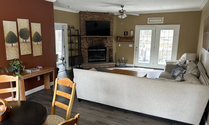 Waynesville House | Huge Home by Maggie Valley in Cataloochee Mountain Estates