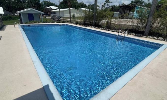 Steinhatchee House | Huge house with a private pool!