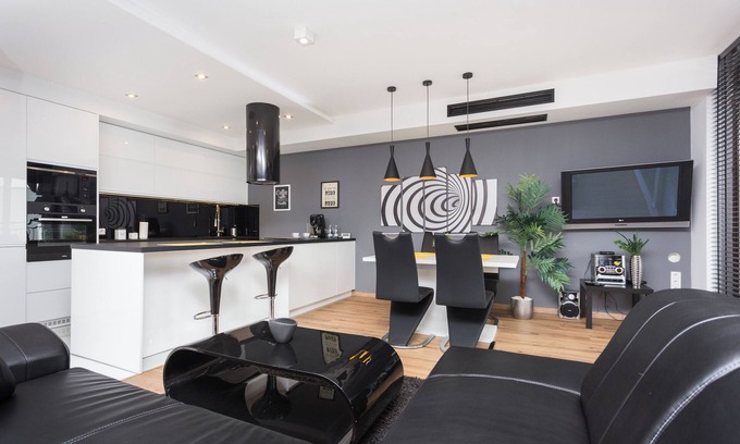 City Centre Apartment | Huge one-bedroom with bathtube and balcony