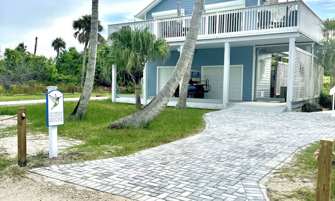 North Captiva House | Hummingbird Hideaway Includes Golf Cart 300 Steps to Beach