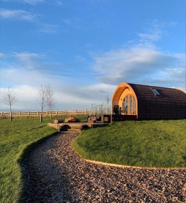Low Catton Ski Chalet | Hundle Dale- Bugthorpe Grange Glamping