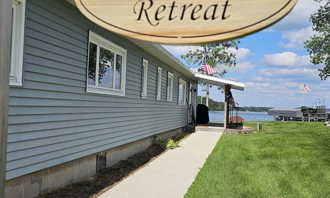 Cushing Cabin | HUNTER SPECIAL! Year round cabin.nBooking for winter and summer 2026! Sleeps 10