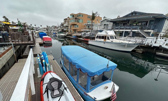 Sunset Beach House | Huntington Beach Waterfront home WITH DUFFY BOAT 1MIN FROM BEACH