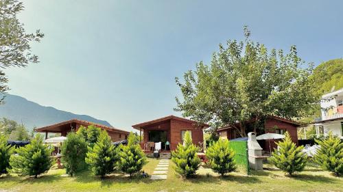 Karaoz Apartment | Hurmalik Aparts & Bungalows - Family Bungalows - Large Garden Bungalow with Barbecue