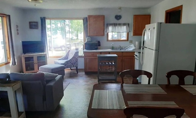 Au Train Apartment | Huron #2 @ Kimar`s Resort