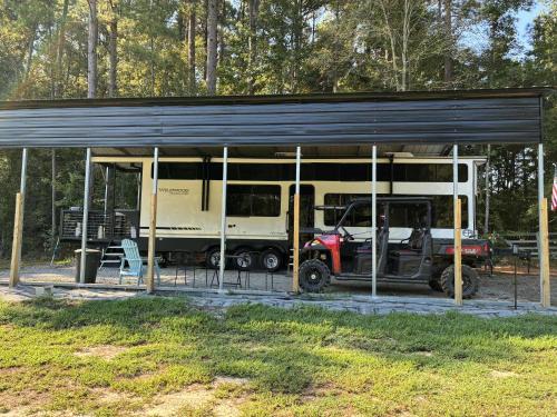 Farmerville Hotel | Hurricane Hideaway