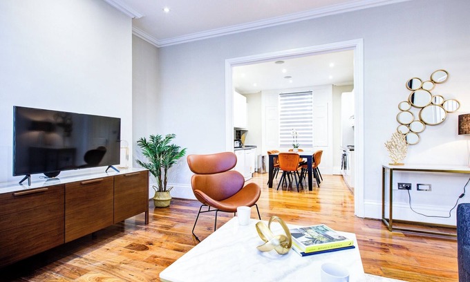 Latchmere Apartment | Hybrid Resi - Battersea |3 Bed Apartment