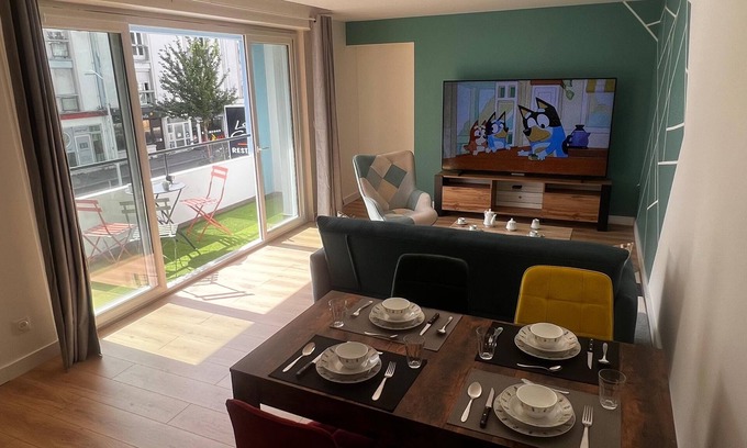 Saint-Nazaire Apartment | Hyper center, 3 bedrooms, 3 bathrooms, Free parking, Beach 20 minutes away!