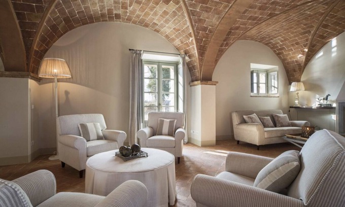 Castelfalfi Villa | I Ferrioli - Five Bedroom Villa, Sleeps 10