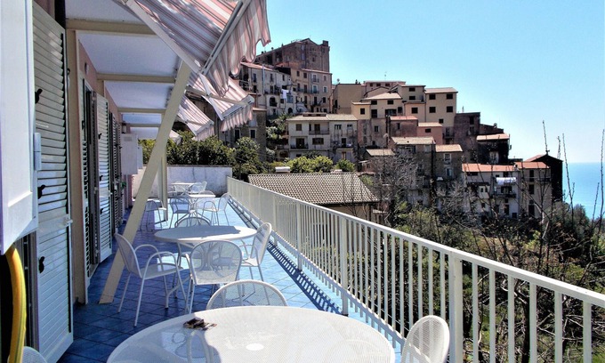 Marina di Pisciotta Apartment | I FIORI DI DONNA ESTER