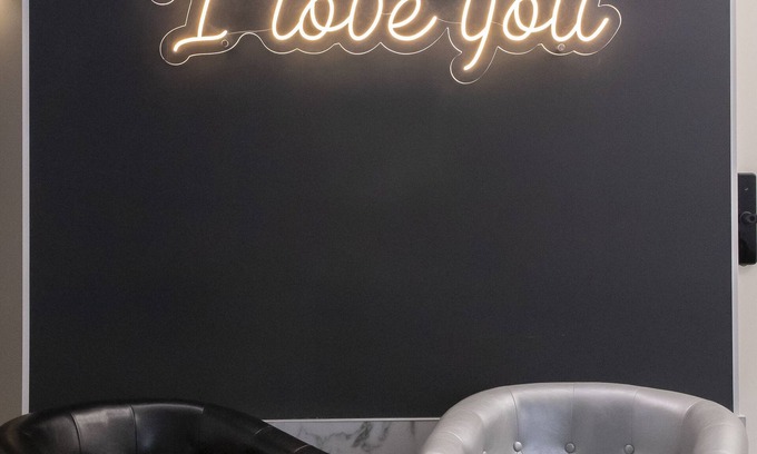 Cortes Hotel | I Host You