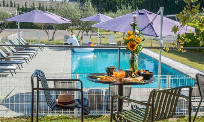 Pertuis Hotel | ibis Styles Pertuis Luberon