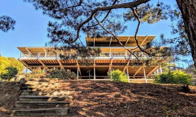 San Rafael House | Iconic Case Study House #26, with world-class destinations at your doorstep