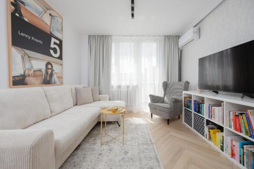 Muranow Apartment | Iconic City View by Solarento