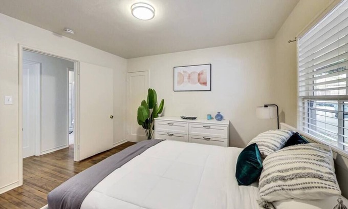 Downtown Berkeley Apartment | Ideal 1 Bedroom Near UC Berkeley