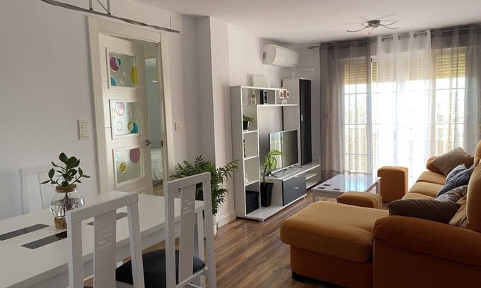 Cerrillo de Maracena Apartment | Ideal apartment for families right next to subway and bus.