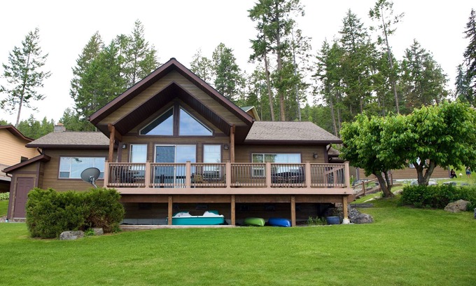 Big Arm House | Ideal location right on Flathead Lake!