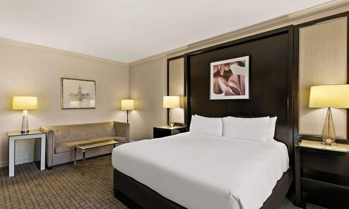 Downtown Baltimore Hotel | Ideal Mix of Comfort and Value! Near Oriole Park at Camden Yards, Pet-Friendly