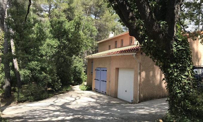 Fuveau Villa | Ideally located Provence home, private pool on 1 acre - 20% off for July 2025