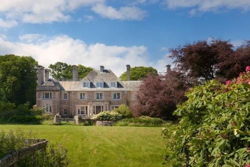 Forres House | Idyllic 12 bedroom Country Home