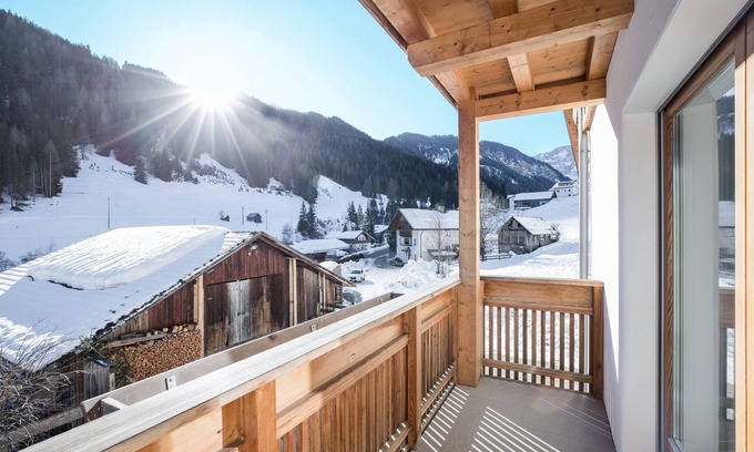 San Martino in Badia Apartment | Idyllic Apartment "Kronplatz" with Balcony, Garden and Wi-Fi