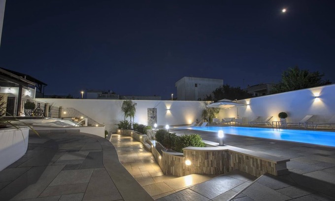 Tiggiano Villa | IL BAIOCCO HOLIDAY HOME SWIMMING POOL AND SPA