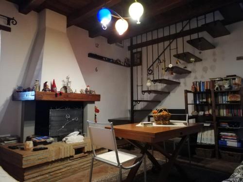 Pratovecchio Apartment | Il Caminetto