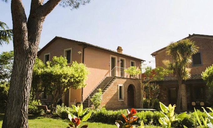 Castagneto Carducci Apartment | Il Casale di Donoratico Two-room apartment on the ground floor
