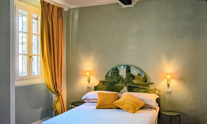 Old Town Apartment | Il Sonetto - Boutique Apartment artfully decorated in the historic center