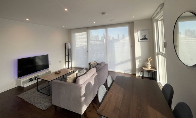 Evelyn Apartment | Immaculate 2Bed Apartment in London - city views