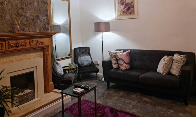 Middleton House | Immaculate 3-Bed House in Middleton