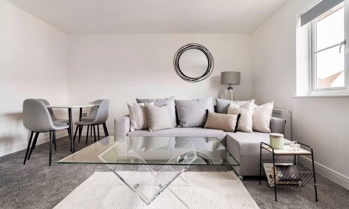 Welwyn Garden City Apartment | Immaculate 2-Bed Apartment in Welwyn Garden City